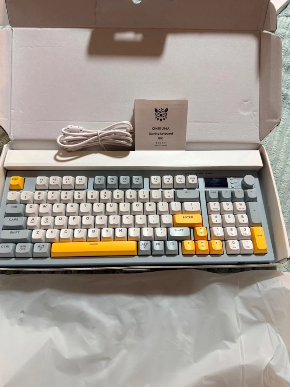 ONIKUMA G80 94-Key Wireless Gaming Keyboard RGB LCD Knob Tri-Mode White